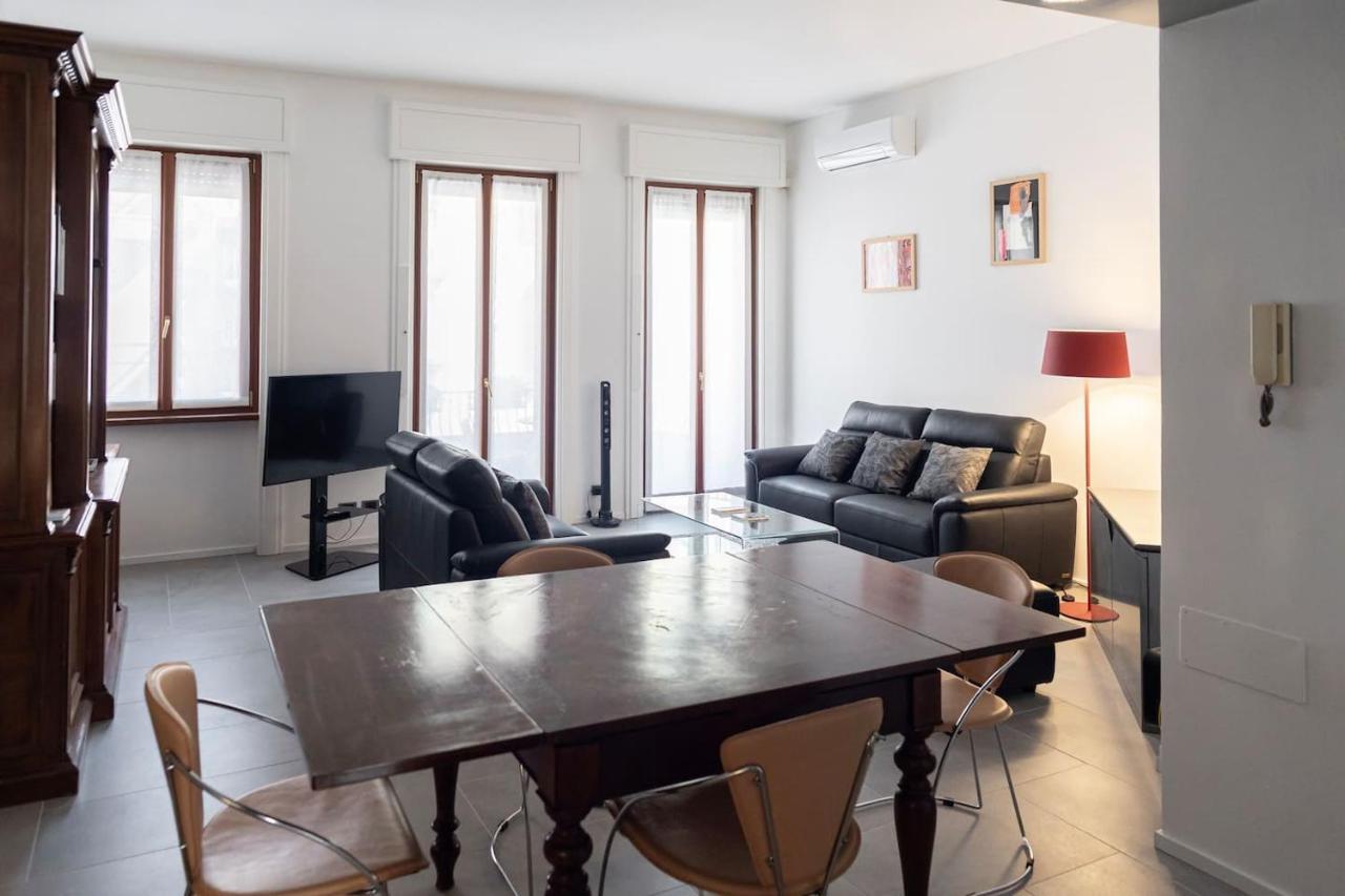 Apartment Close To Duomo Милано Екстериор снимка