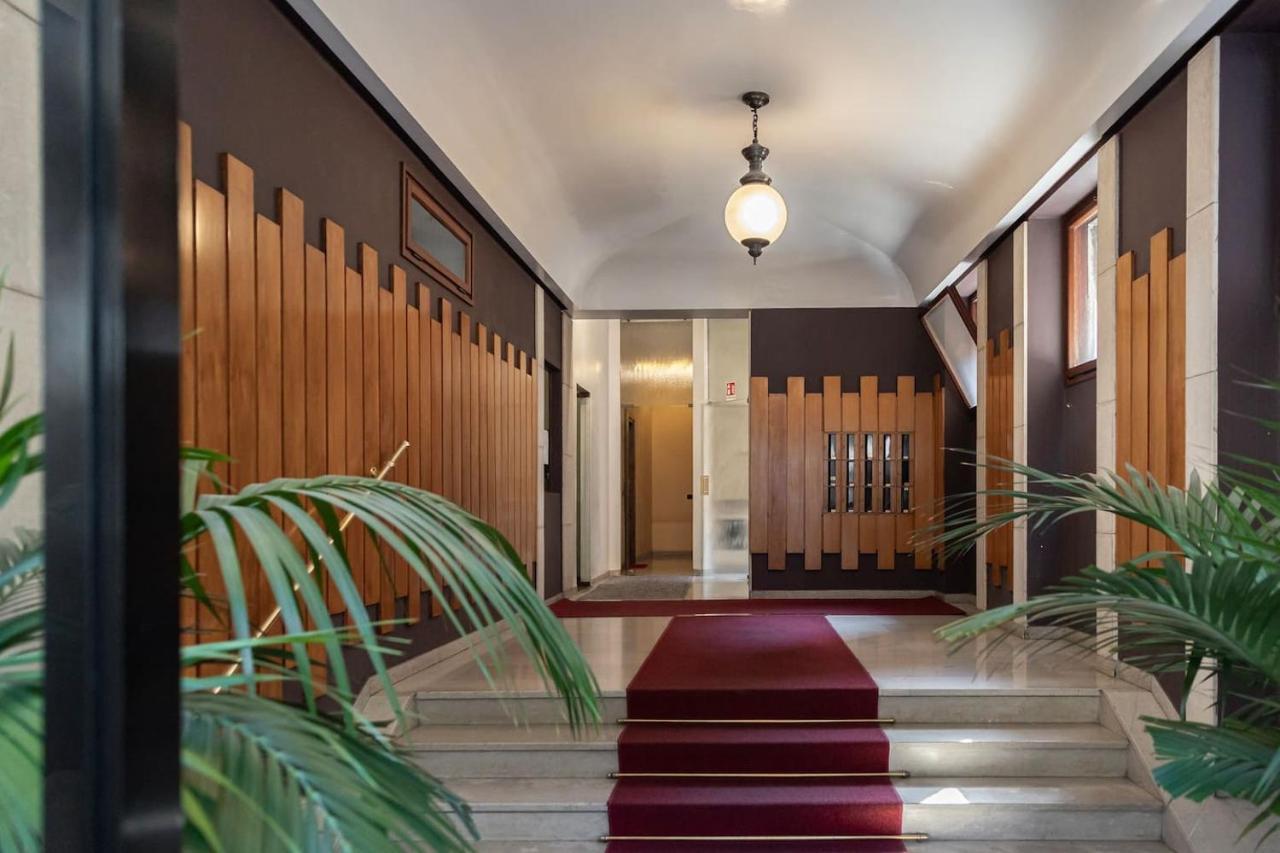 Apartment Close To Duomo Милано Екстериор снимка